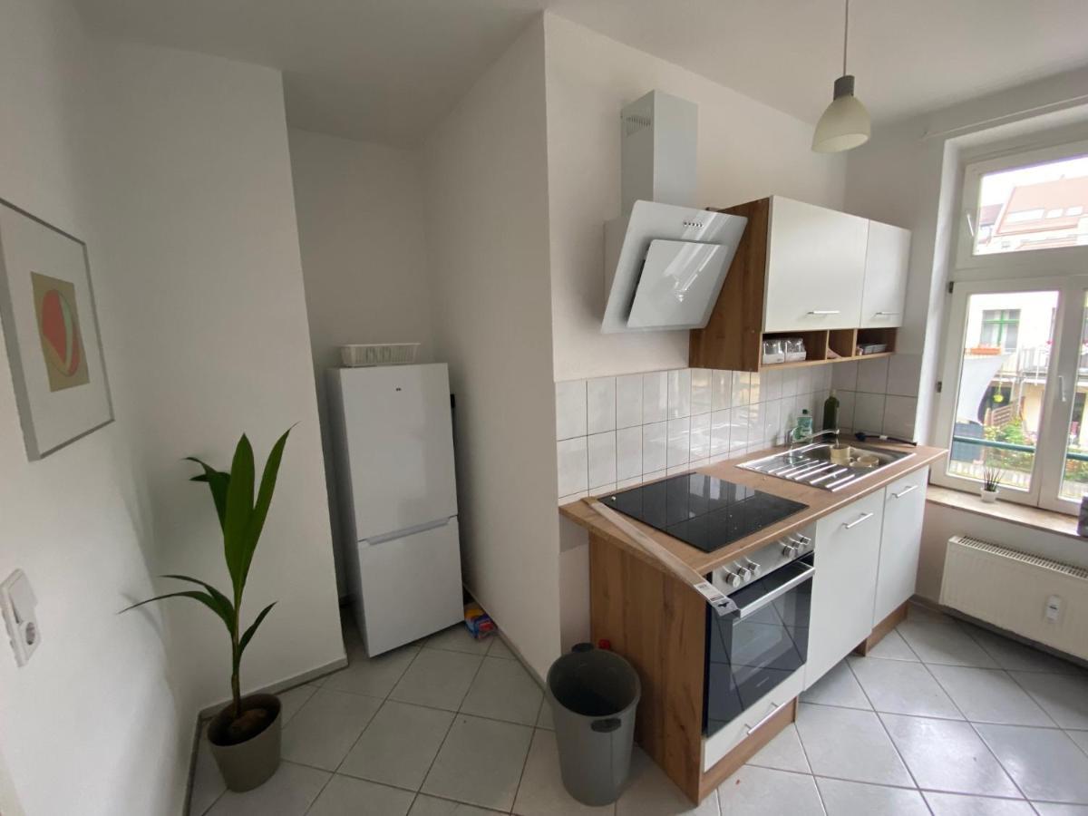 Schoene, Ruhige Zweiraumwohnung Im Angesagten Altlindenau Leipzig Exterior photo